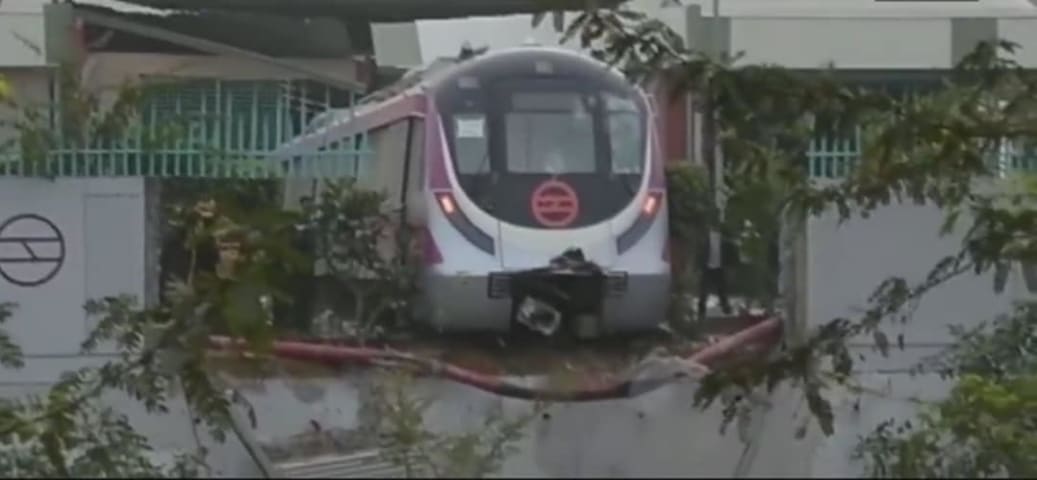 Driverless Delhi Metro train rams into wall during trial run