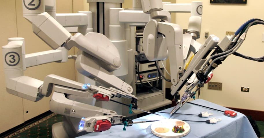 Robotic Surgery Involved in 144 Deaths in 14 Years