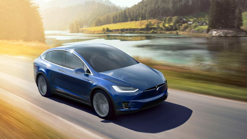 Apple engineer killed in Tesla car operating in driverless mode