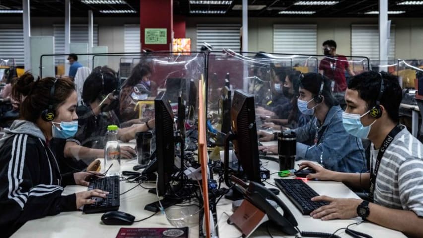 AI tools spark anxiety among Philippines’ call center workers