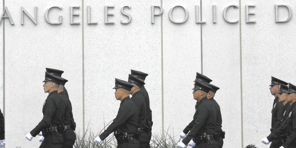 LAPD doesn't fully track its use of facial recognition, report finds
