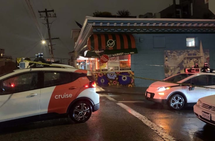 La policía de San Francisco respalda la queja del jefe de bomberos sobre los taxis robotizados que interfieren con los socorristas