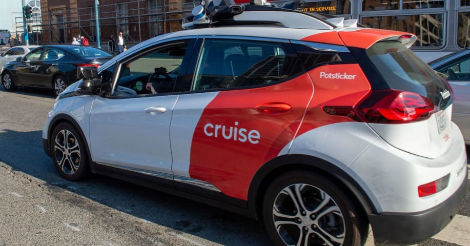 Here’s what happens when cops pull over a driverless Cruise vehicle