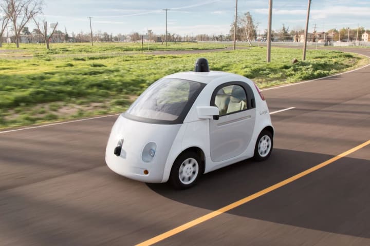 Les voitures autonomes de Google et Delphi en quasi-accident