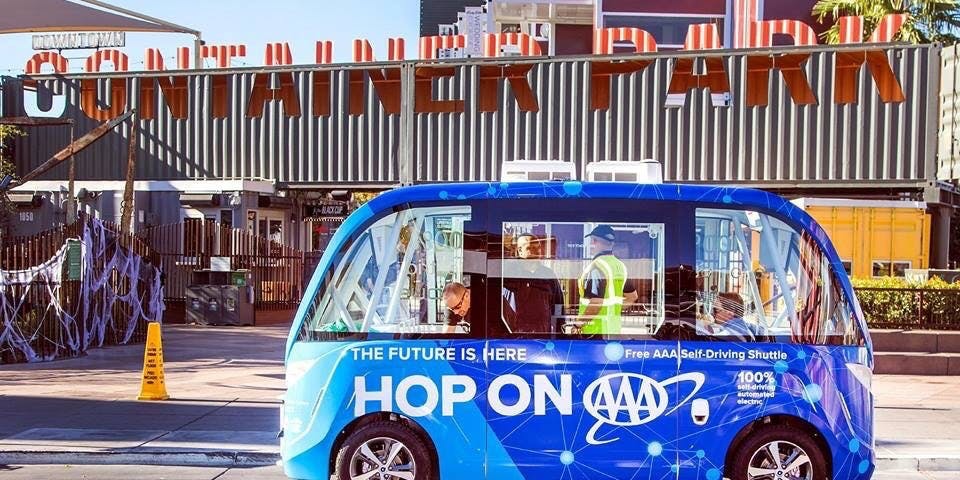 Un bus autonome s'est écrasé à Vegas dans sa première heure : qui était en faute ?