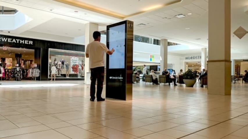 Al menos dos centros comerciales están utilizando tecnología de reconocimiento facial para rastrear la edad y el género de los compradores sin saberlo.