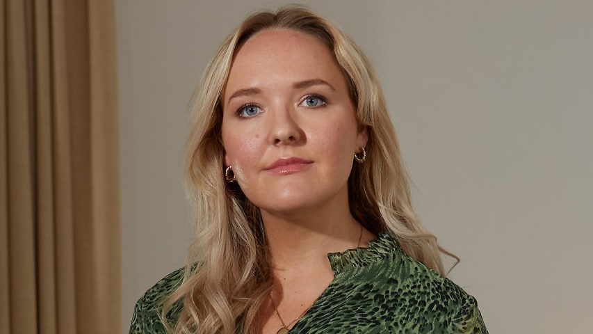 Les vraies femmes dont les visages ont été volés par l'IA : une militante a été victime d'un déluge d'insultes après la publication d'un faux porno sur Twitter, un politicien a presque vu son rêve électoral ruiné par une fausse vidéo classée X et un mannequin qui a vu son visage utilisé pour une publicité sur le métro