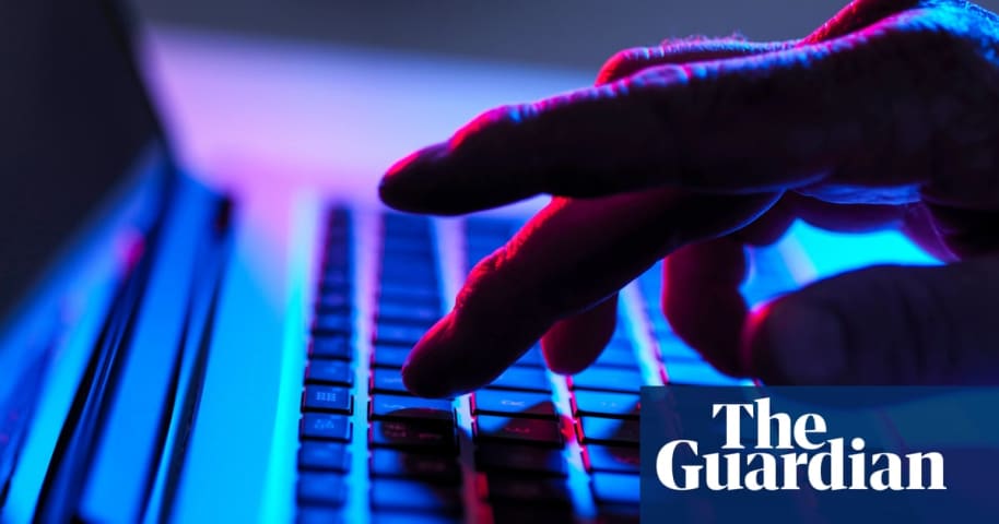 Un homme a traqué une professeure pendant six ans. Il a ensuite utilisé des chatbots IA pour attirer des inconnus chez elle