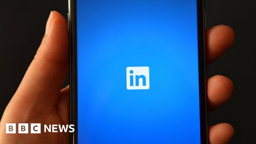 LinkedIn denies gender bias claim over site search