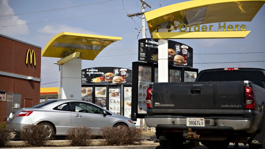 McDonald's está probando pedidos automatizados desde el auto en 10 restaurantes de Chicago