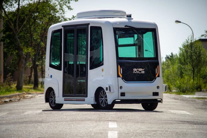 EasyMile Self-Driving Shuttle Banned After Sudden Stop Hurts Passenger — Are Seatbelts Needed?