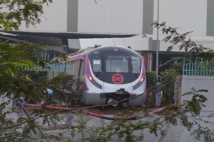 Le train sans conducteur de la ligne Magenta du métro de Delhi s'écrase contre un mur, DMRC l'appelle une erreur humaine