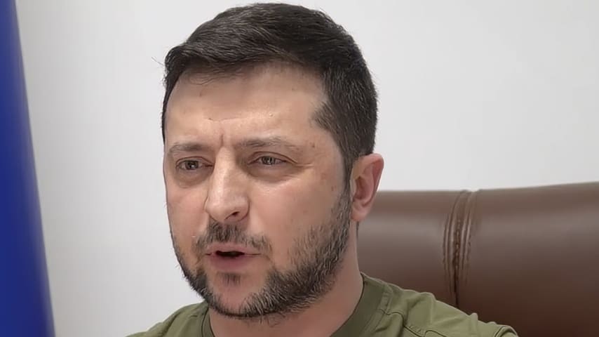 Une fausse vidéo de Zelensky pourrait être la "pointe de l'iceberg" de la guerre de l'information, préviennent les experts