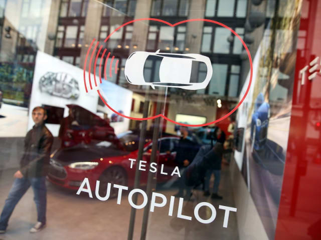 Tesla on Autopilot drove 7 miles with sleeping drunken driver, police say