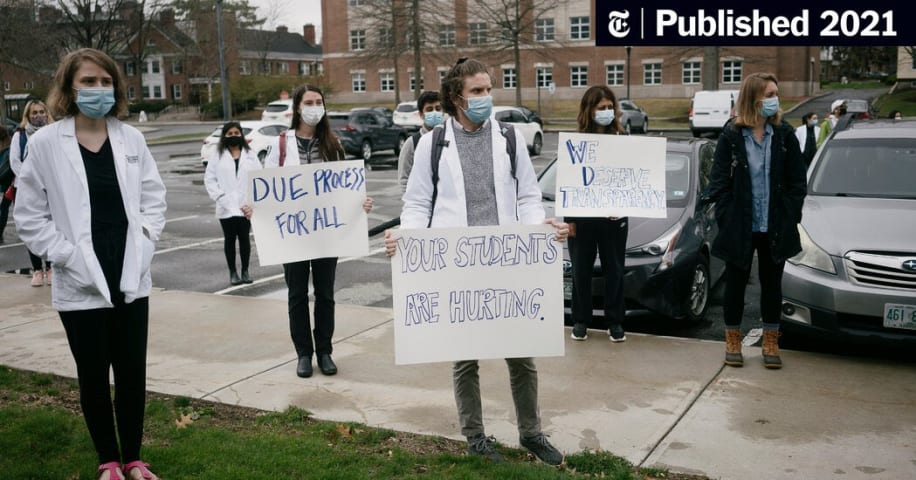 Los cargos de trampa en línea dan un vuelco a la Escuela de Medicina de Dartmouth (publicado en 2021)