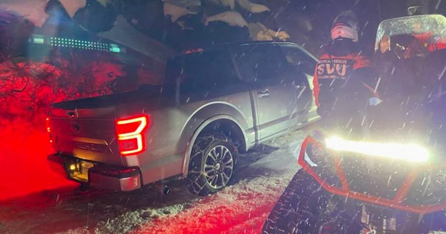 La neige a fermé les autoroutes. Le GPS a cartographié un détour déchirant dans la Sierra Nevada.