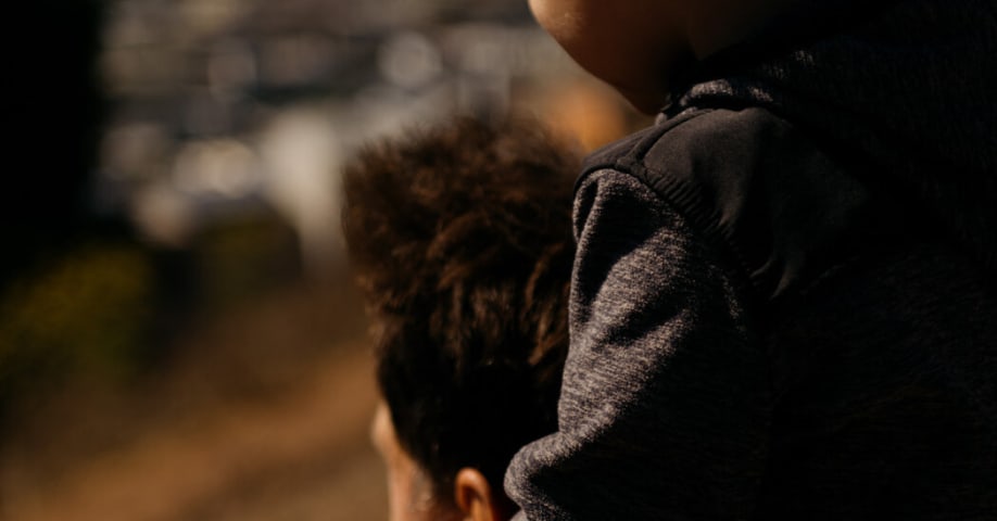 Un père a pris des photos de son tout-petit nu pour le médecin. Google l'a marqué comme criminel.