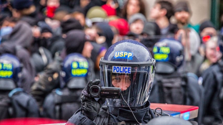 Il est temps de s'attaquer à la reconnaissance faciale, l'outil d'IA le plus troublant pour les forces de l'ordre