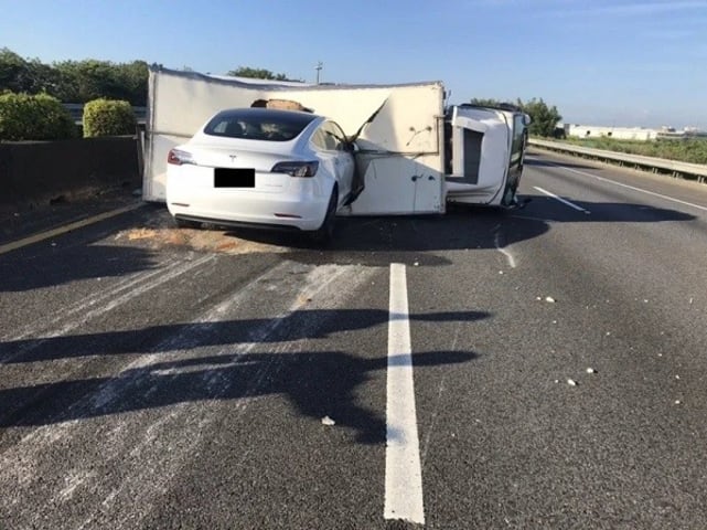 Video shows Tesla on autopilot slam into truck on Taiwan highway