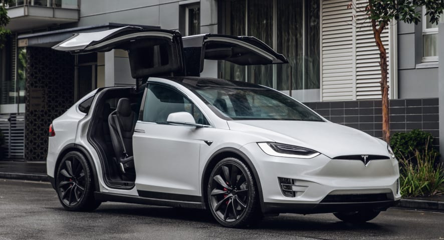 Tesla Autopilot Blamed On Fatal Japanese Model X Crash