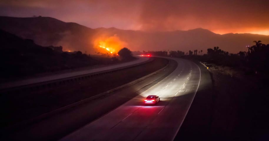 Waze envió a los viajeros hacia los incendios forestales de California, dicen los conductores