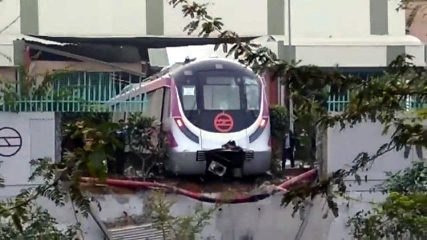 Accident de la ligne Magenta: un train du métro de Delhi en essai traverse un mur à Kalindi Kunj