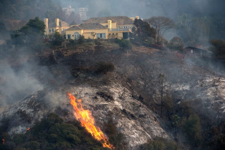 Waze et Google Maps aggravent les problèmes de circulation lors des incendies de Skirball et Creek, selon des responsables