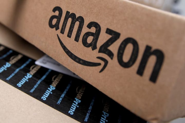 El incidente del rociado contra osos en un almacén de Amazon deja a los trabajadores enfermos en Robbinsville, N.J.