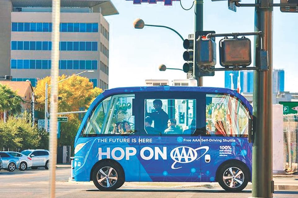 Un bus autonome impliqué dans un accident moins de deux heures après son lancement à Las Vegas