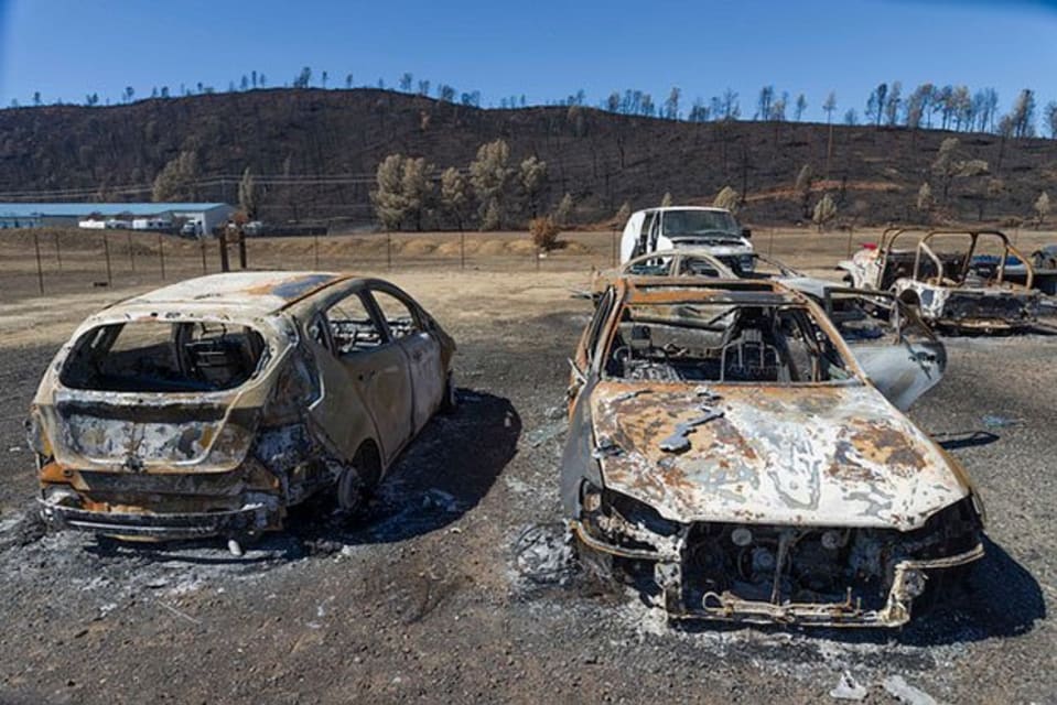 Waze Navigation de Google desvía a los conductores dirigidos por IA a través de los incendios forestales de California