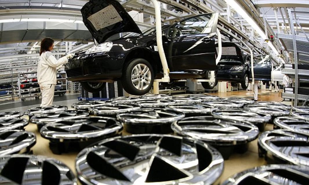 Robot mata a un hombre en la planta de Volkswagen en Frankfurt, Alemania