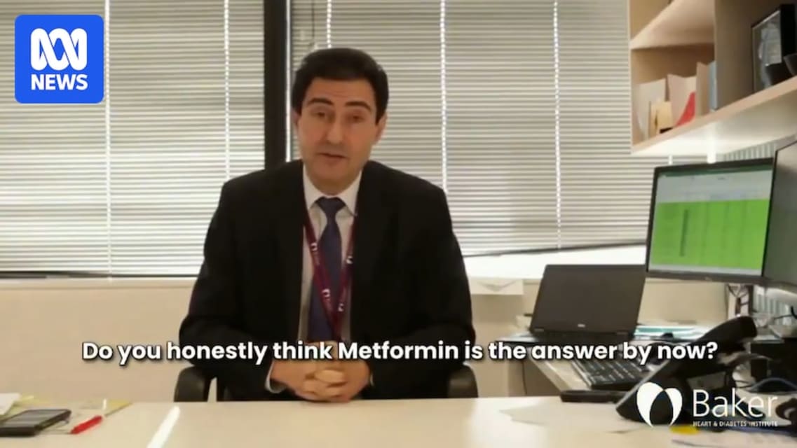 Des escrocs utilisent des vidéos de médecins générées par l'IA pour vendre des compléments alimentaires et des conseils de santé nocifs - ABC News