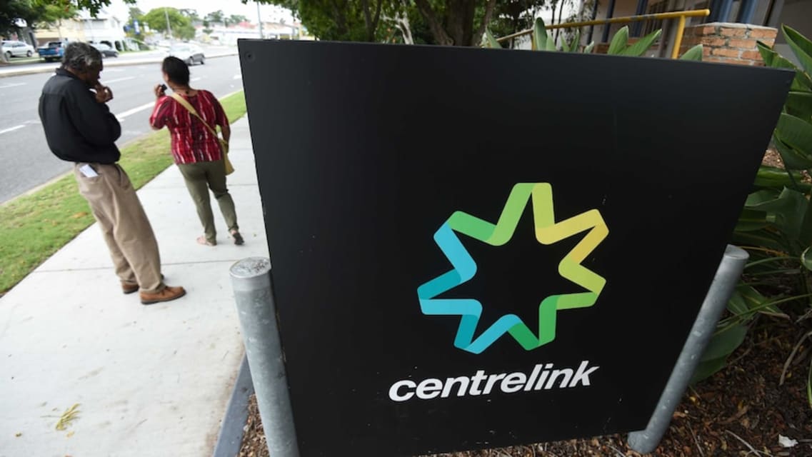 Le programme controversé d'appariement des données de Centrelink pour cibler les retraités et les handicapés, le parti travailliste demande la suspension