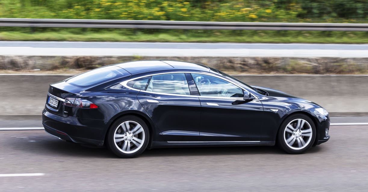 A Sleeping Tesla Driver Highlights Autopilot's Biggest Flaw