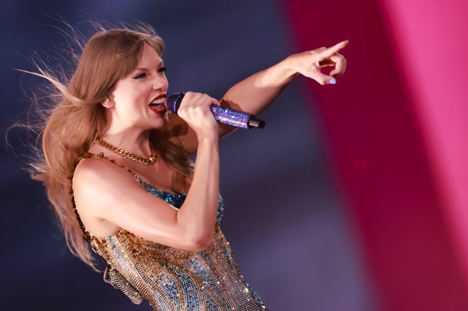 Outrage over deepfake porn images of Taylor Swift