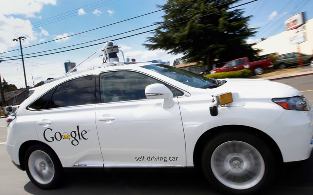 Auto sin conductor de Google choca contra autobús en California