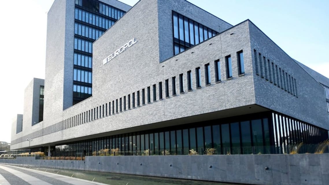 Raid européen contre les deepfakes de l'IA