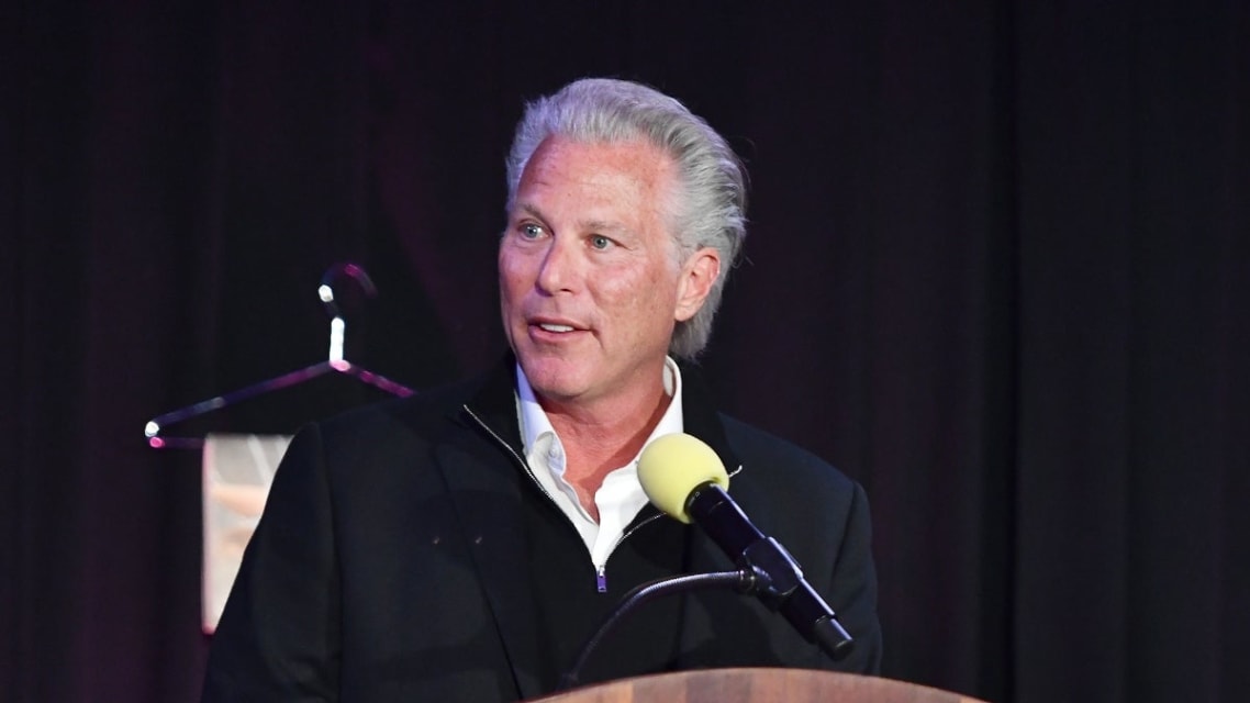 La editorial Sports Illustrated despide al director ejecutivo Ross Levinsohn