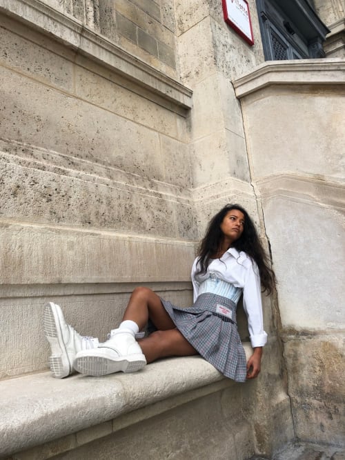 Schoolgirl à Plis et Carreaux