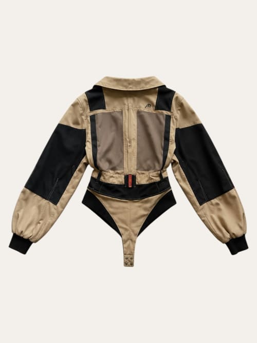 Photo de la pièce Anorak body disponible à la location en ligne ou dans notre showroom à Paris
