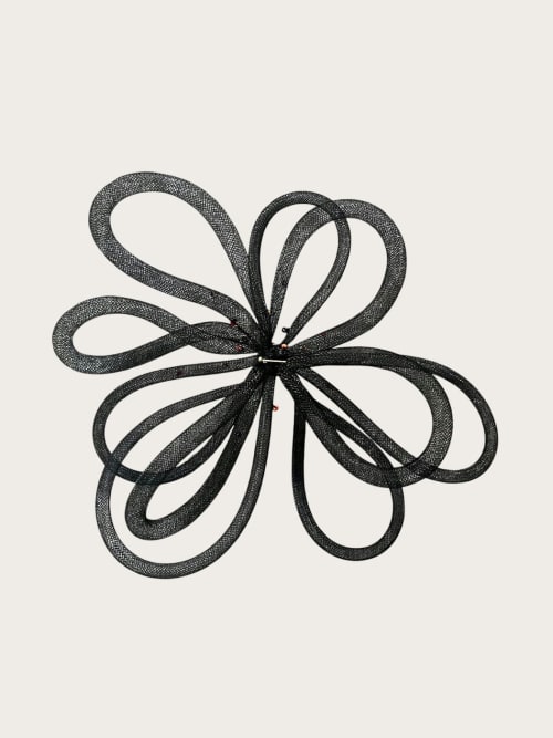 Photo de la pièce Boucle d'oreille fleur  disponible à la location en ligne ou dans notre showroom à Paris