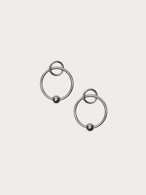 Photo de la pièce Boucles d'oreilles Jesse disponible à la location en ligne ou dans notre showroom à Paris