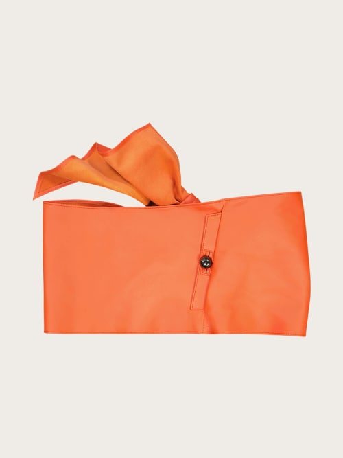 Photo de la pièce Ceinture nouée  disponible à la location en ligne ou dans notre showroom à Paris