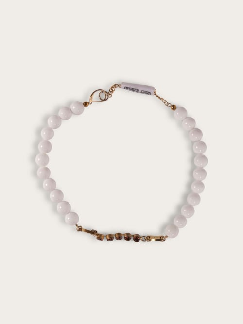 Photo de la pièce Choker à perles et strass disponible à la location en ligne ou dans notre showroom à Paris