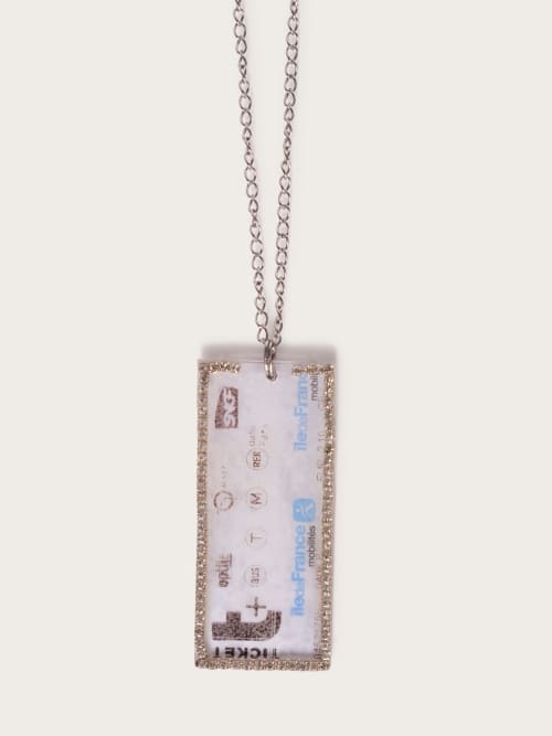 Photo de la pièce Collier ticket de métro  disponible à la location en ligne ou dans notre showroom à Paris