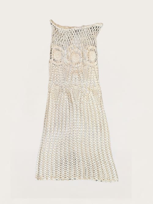Photo de la pièce Jupe en crochet écrue  disponible à la location en ligne ou dans notre showroom à Paris