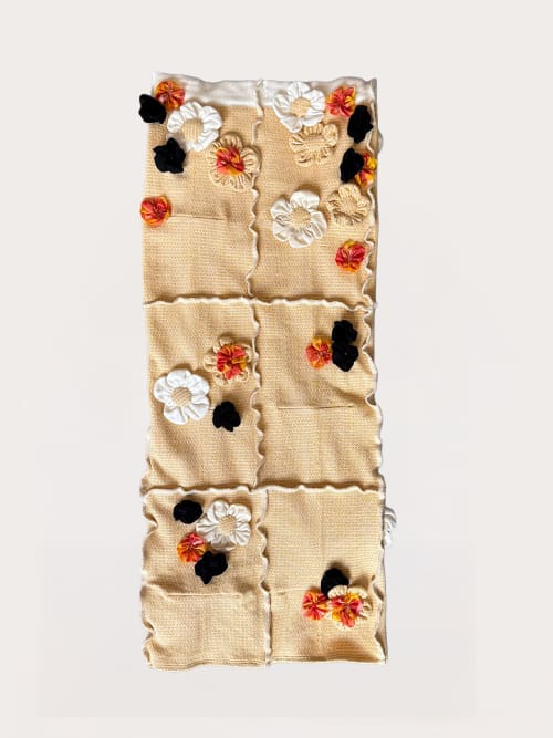 Photo de la pièce Jupe patchwork fleurie  disponible à la location en ligne ou dans notre showroom à Paris