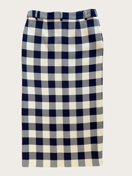 Photo de la pièce Jupe vichy parme en laine disponible à la location en ligne ou dans notre showroom à Paris