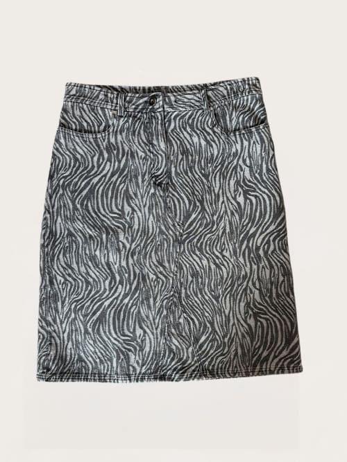 Photo de la pièce Jupe zébrée disponible à la location en ligne ou dans notre showroom à Paris