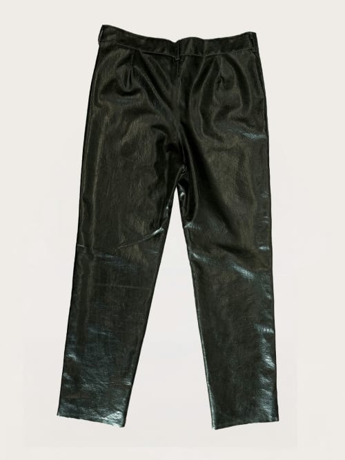 Photo de la pièce Pantalon cuir marron disponible à la location en ligne ou dans notre showroom à Paris